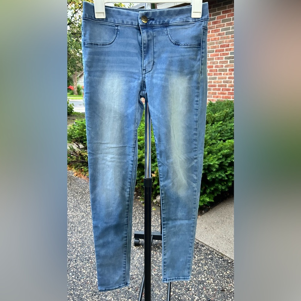 American eagle outfitters super super stretch skinny jeans.